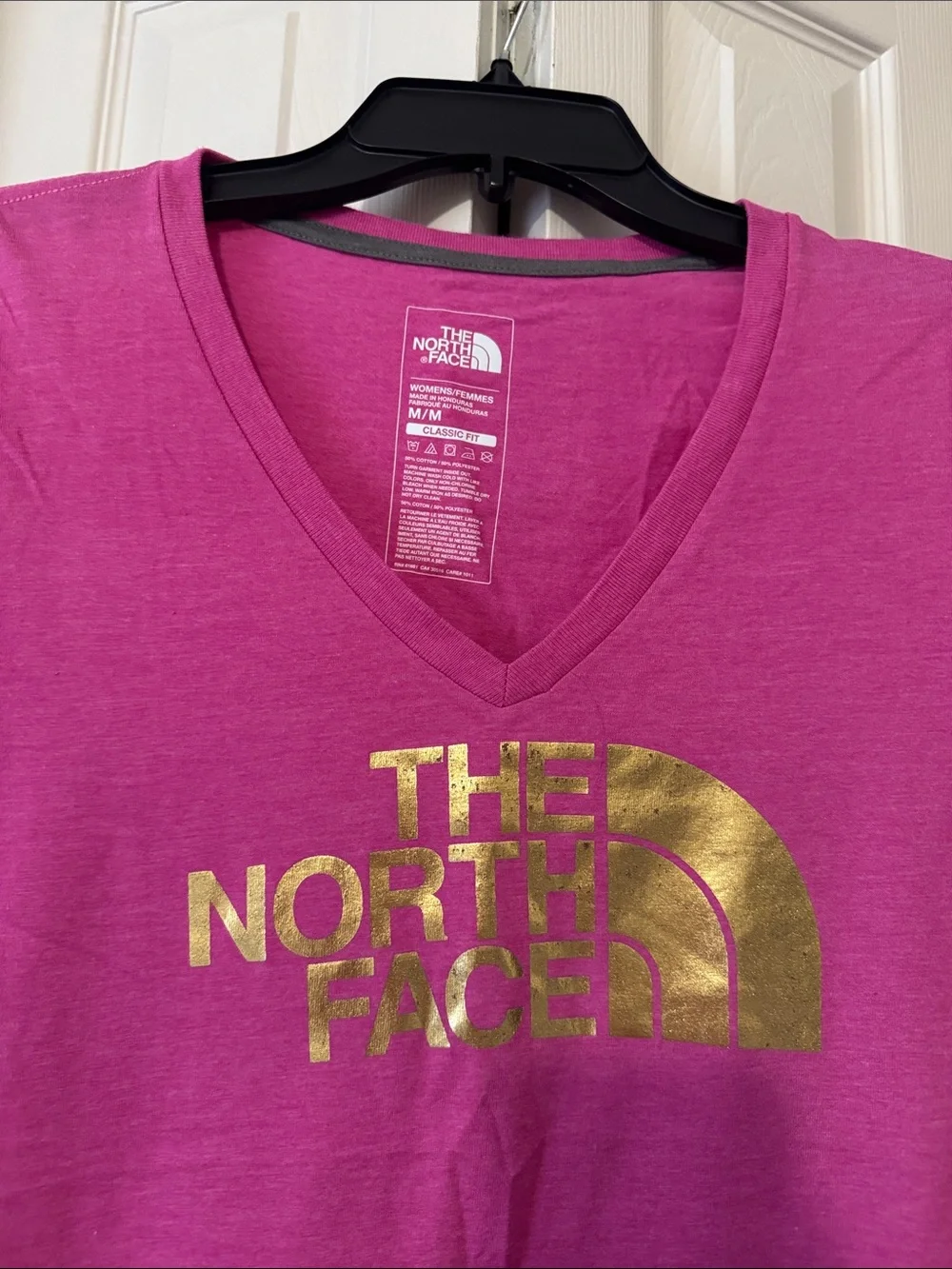 The North Face Women's Fuchsia V-Neck Tee with Gold Logo - Picture 3 of 5